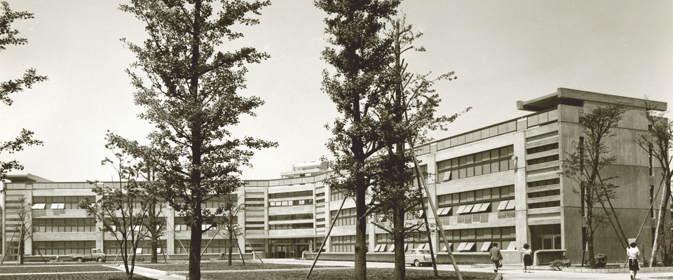 上野毛実習棟、L.R棟完成（1966年5月竣工）