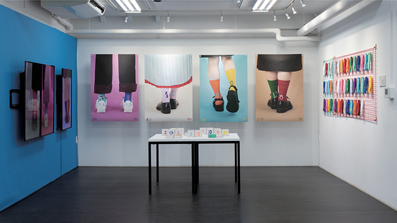 美術の時間に作りました 原口 こころ 《365socks》 | 多摩美術大学