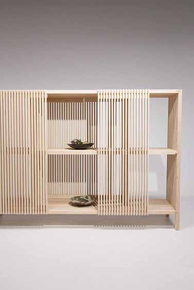 江森 ひかる 《組子文様の棚 〜千本格子を用いた形〜》 | 多摩美術大学