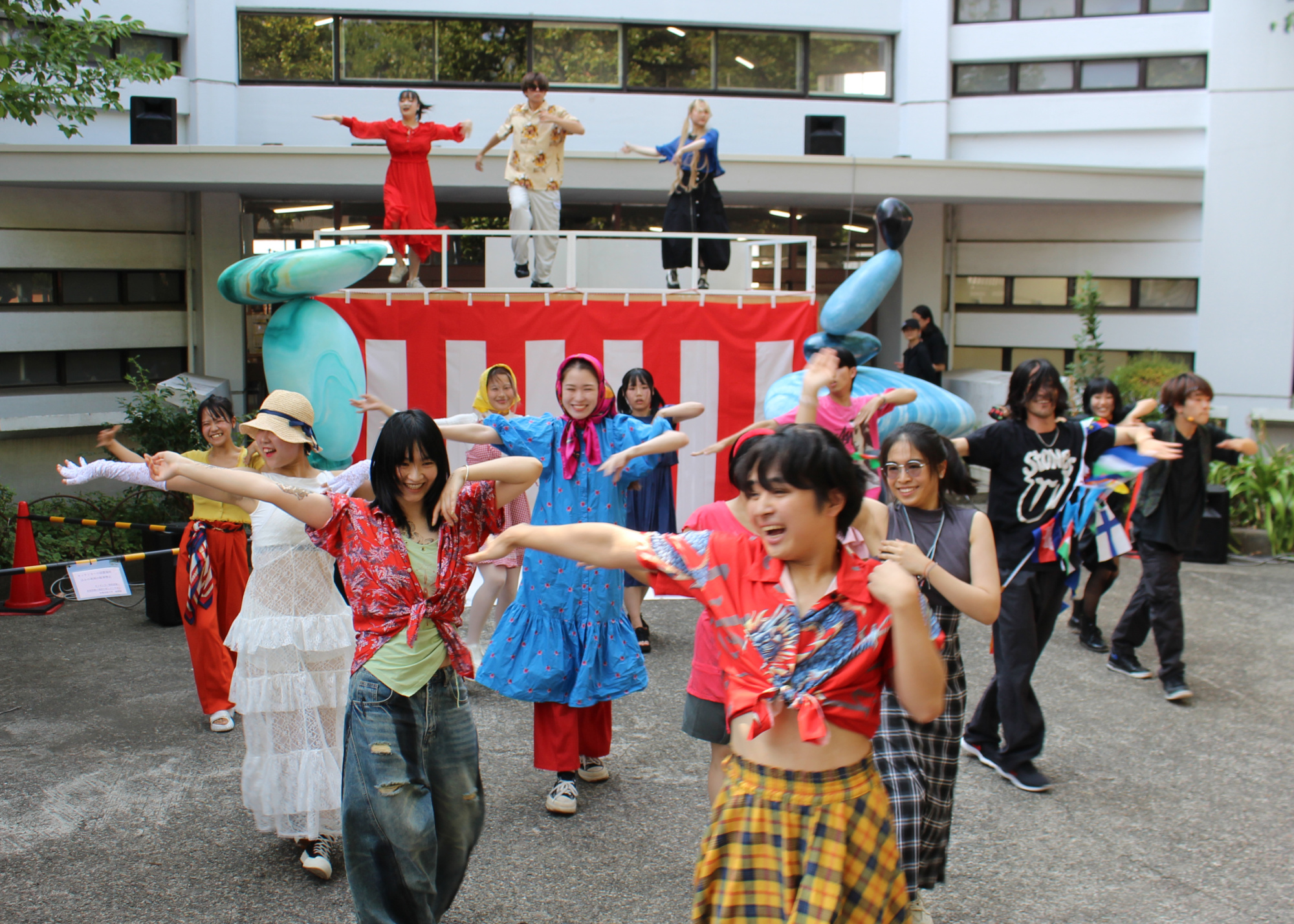 デザインとアート、身体表現が響き合った上野毛キャンパス初の夏祭り