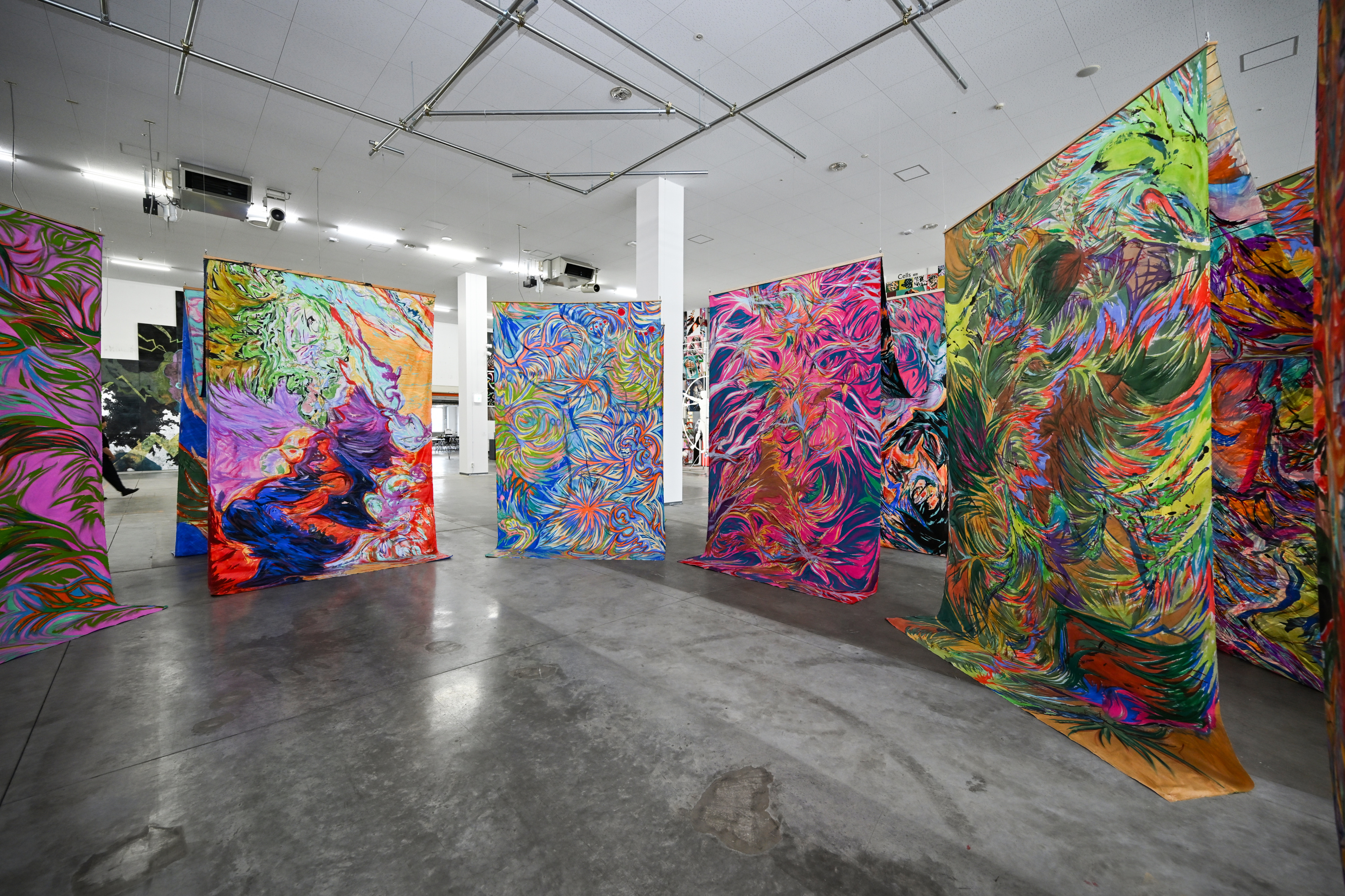 創立90周年記念事業】スーパーマーケットの跡地“BLUE CUBE”で開催され