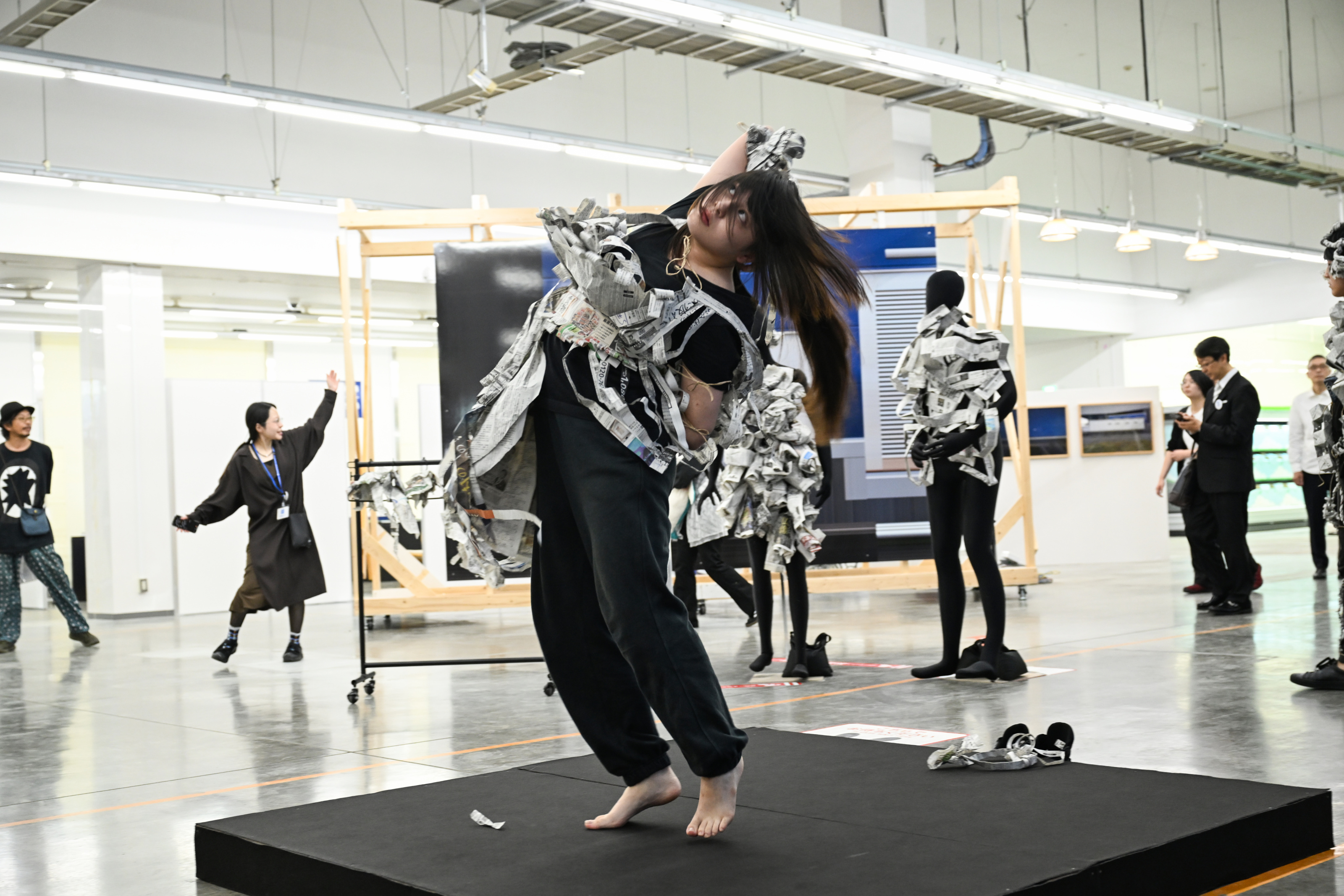 創立90周年記念事業】スーパーマーケットの跡地“BLUE CUBE”で開催され